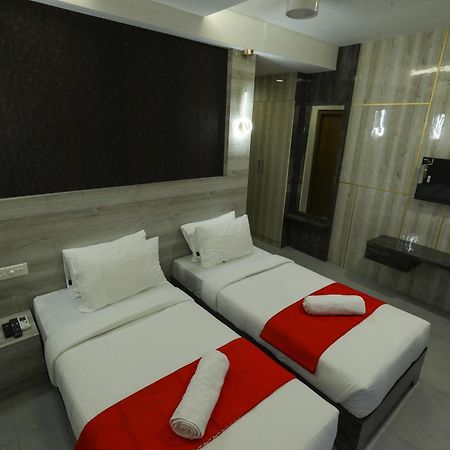 D-Luxe Hotel Kochi 外观 照片