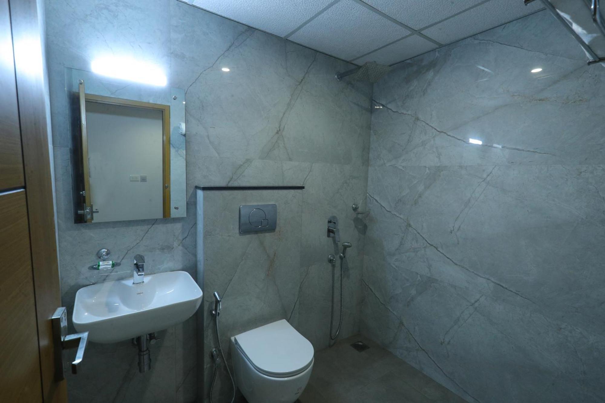 D-Luxe Hotel Kochi 外观 照片
