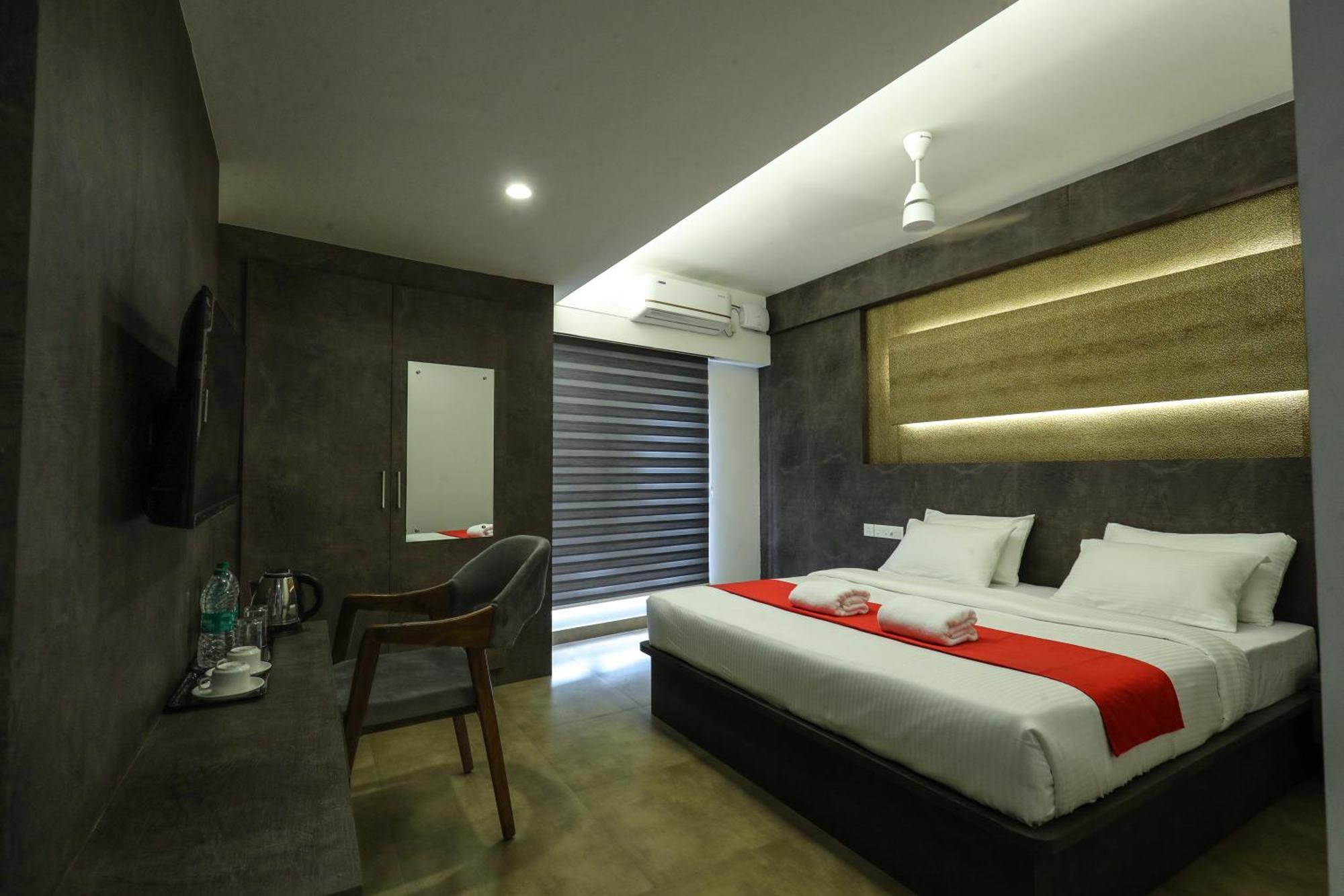 D-Luxe Hotel Kochi 外观 照片